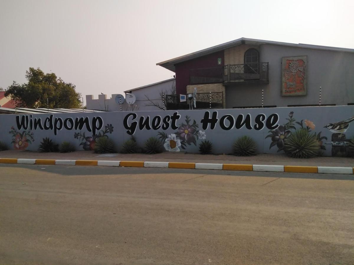 Die Windpomp Guesthouse Gobabis Eksteriør bilde