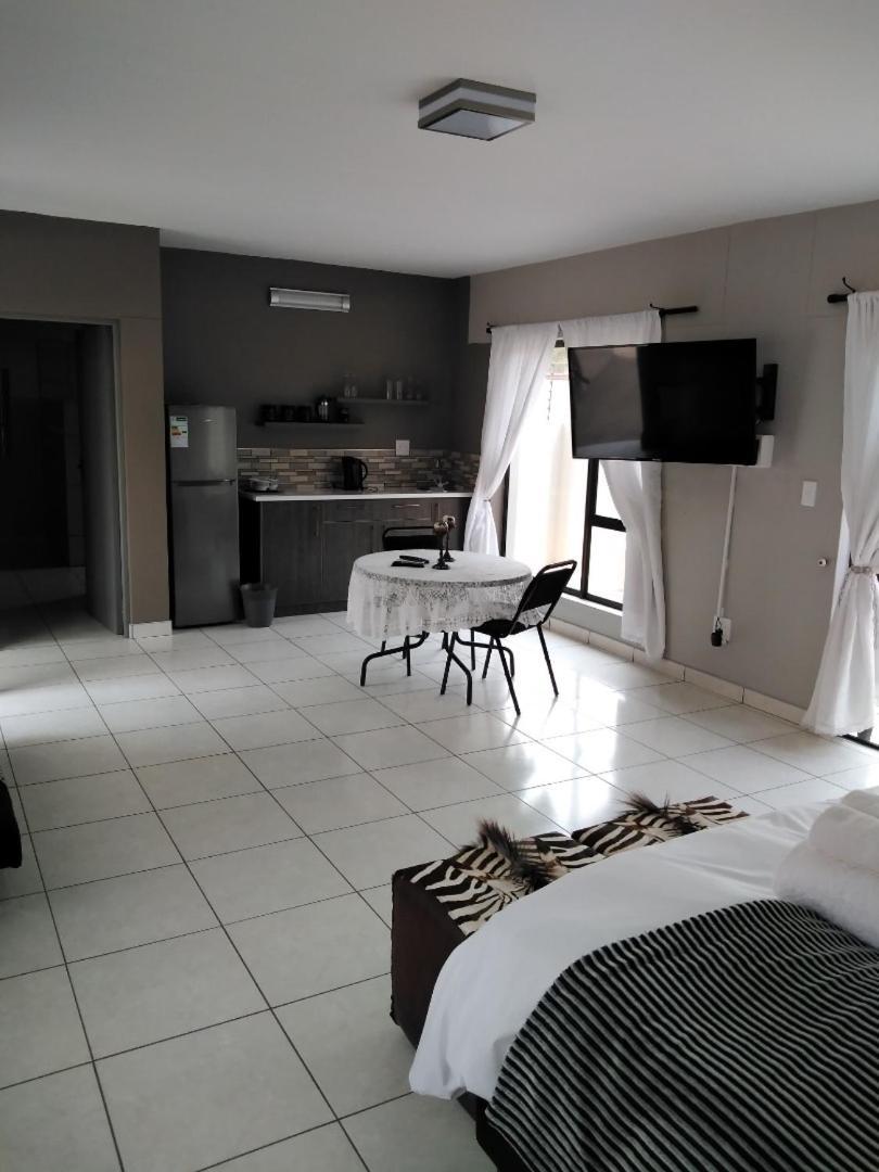Die Windpomp Guesthouse Gobabis Eksteriør bilde